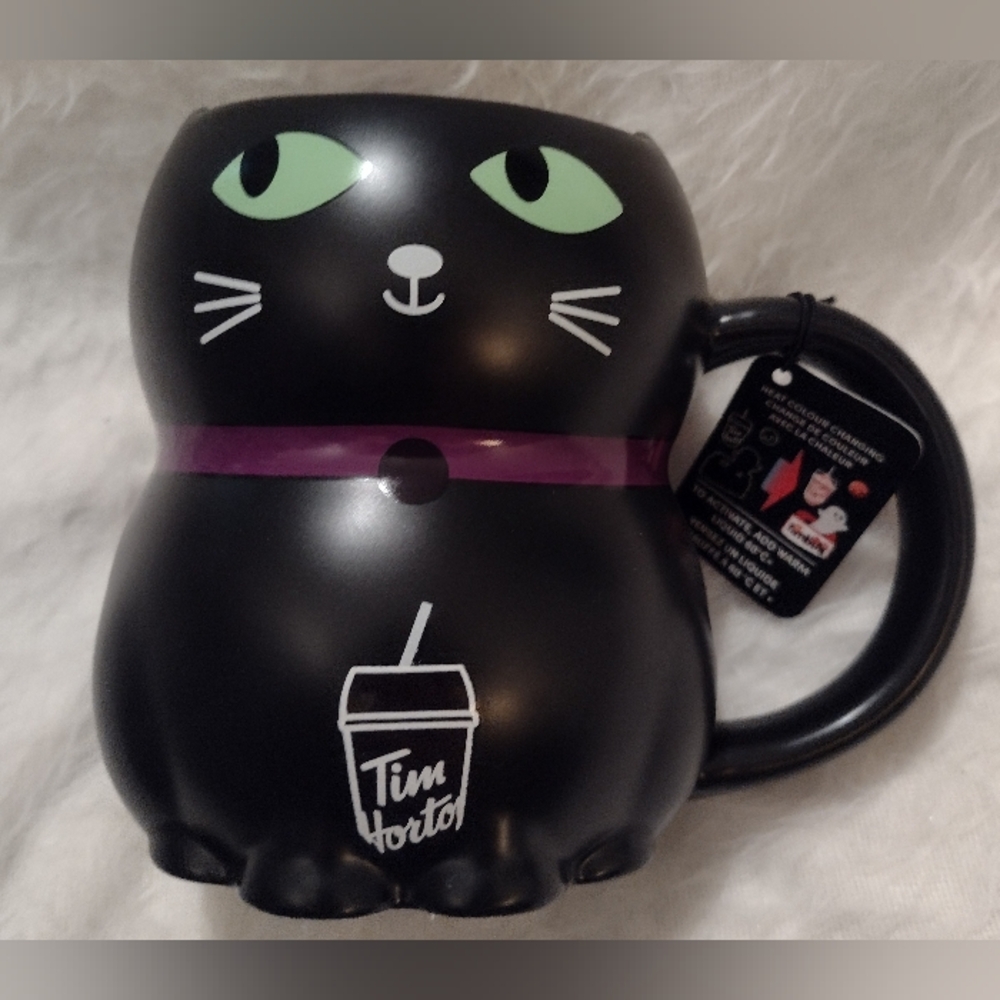 TIM HORTONS BLACK CAT MUG 2025 HEAT COLOUR CHANGING NEW Halloween